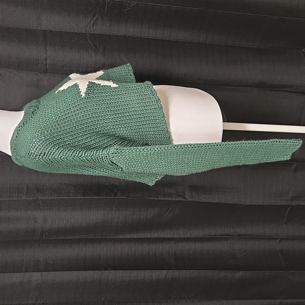 Green Star Cropped Sweater View 3